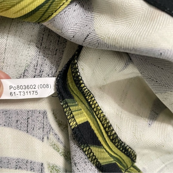 Tommy Bahama 100% Silk Hawaiian Shirt Black Green Yellow Floral Print Size M - Picture 10 of 15